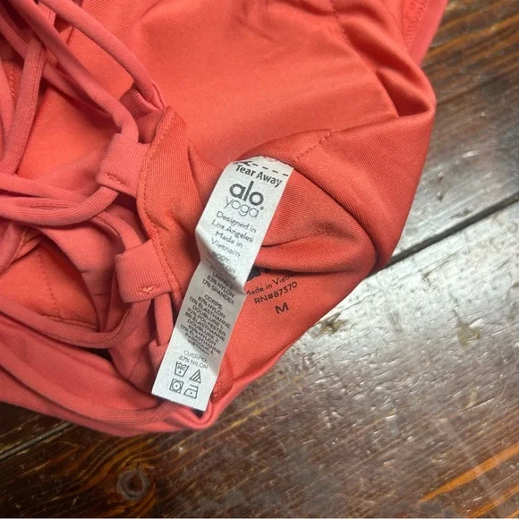 Alo shoelace long tank bra size medium peachy pink color - Picture 8 of 8